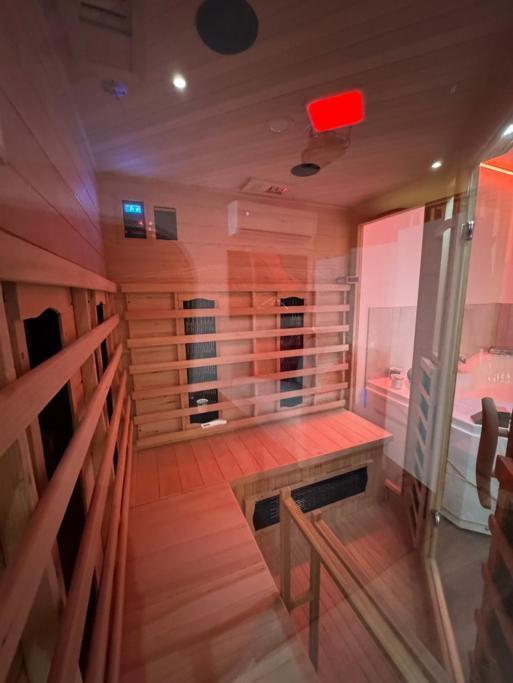 Nuit Defendue - Jacuzzi - Sauna - By Primo C0Nciergerie Tournus Bagian luar foto
